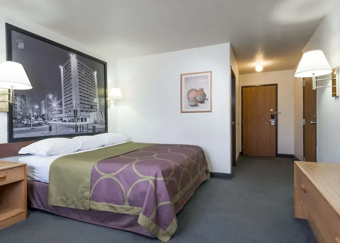 Super 8 By Wyndham Bernalillo