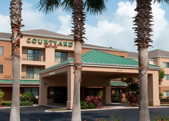 Courtyard By Marriott Lakeland