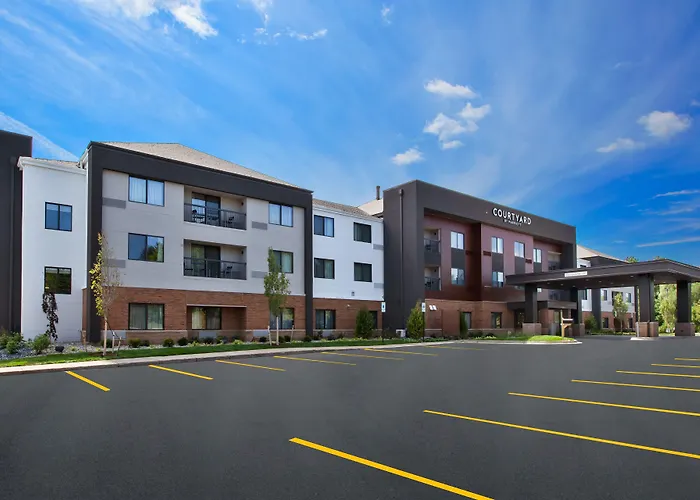 Courtyard By Marriott Traverse City