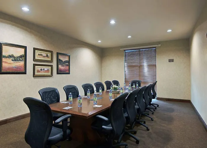 Oxford Suites Yakima