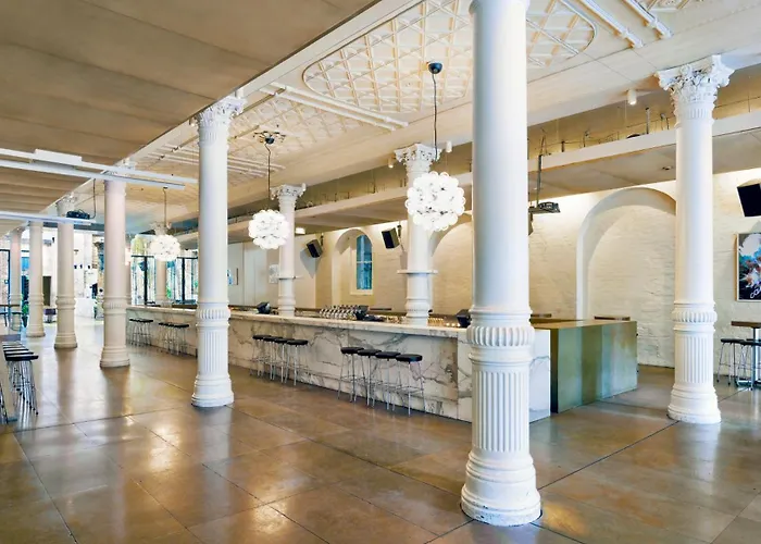 Establishment Hotel