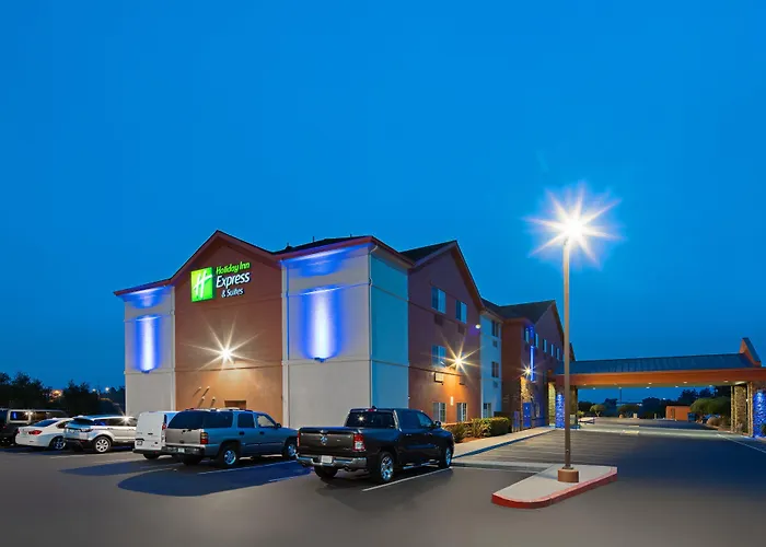 Holiday Inn Express & Suites Watsonville By Ihg