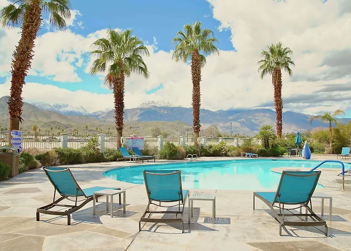 Hampton Inn & Suites Cathedral City