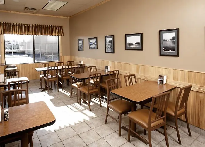 Petawawa River Inn & Suites