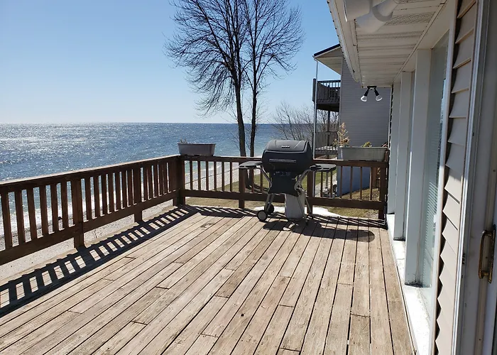 Algoma Beach Motel