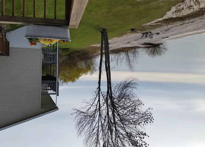Algoma Beach Motel