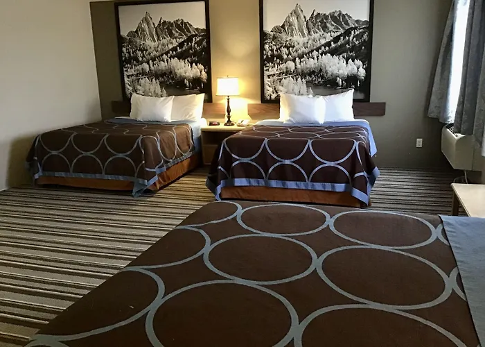 Super 8 By Wyndham Spokane/West