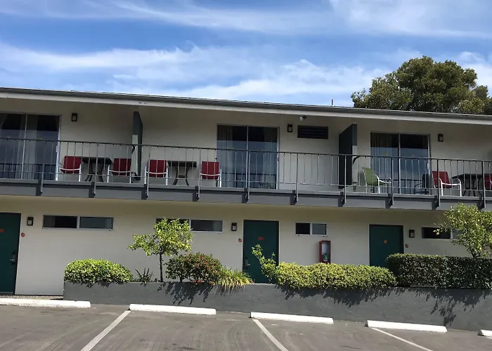 Orange Tree Inn
