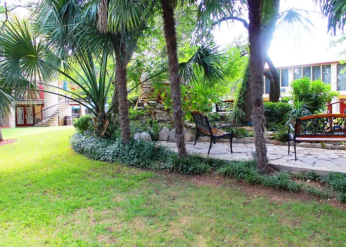 Inn Of The Hills Hotel And Conference Center