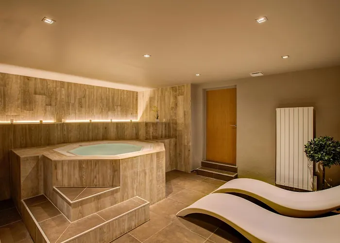 Royal Ours Blanc Boutique Hotel & Spa