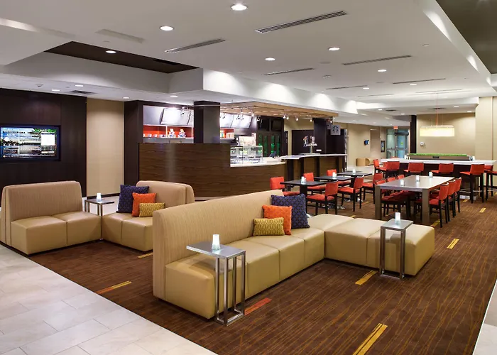 Courtyard By Marriott London
