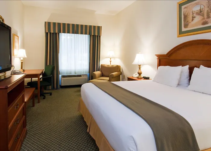 Holiday Inn Express Hotel & Suites Emporia By Ihg