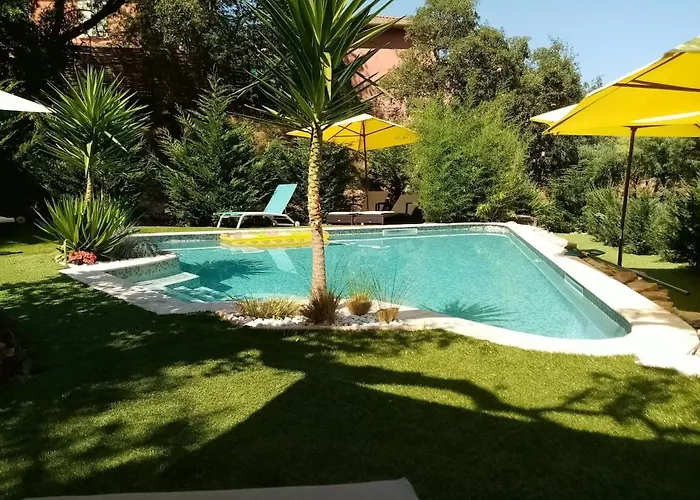 Chambre avec entrée indépendante-Jardin privé- 200m des plages