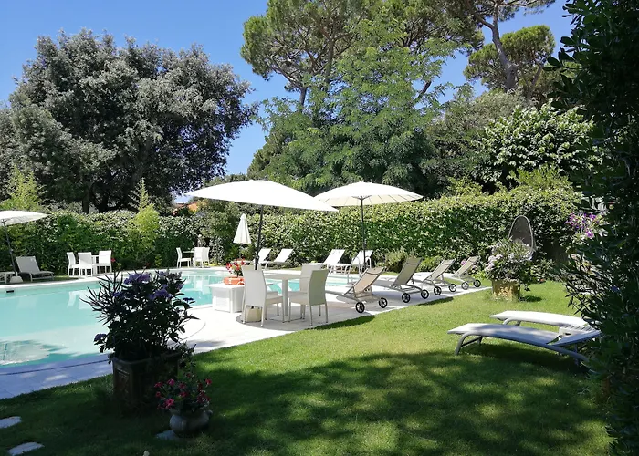 iH Hotels Logos Forte Dei Marmi
