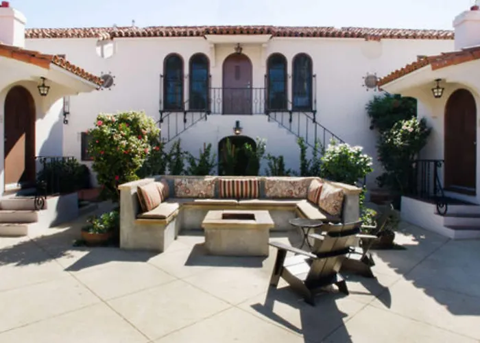 Casa Del Mar Inn