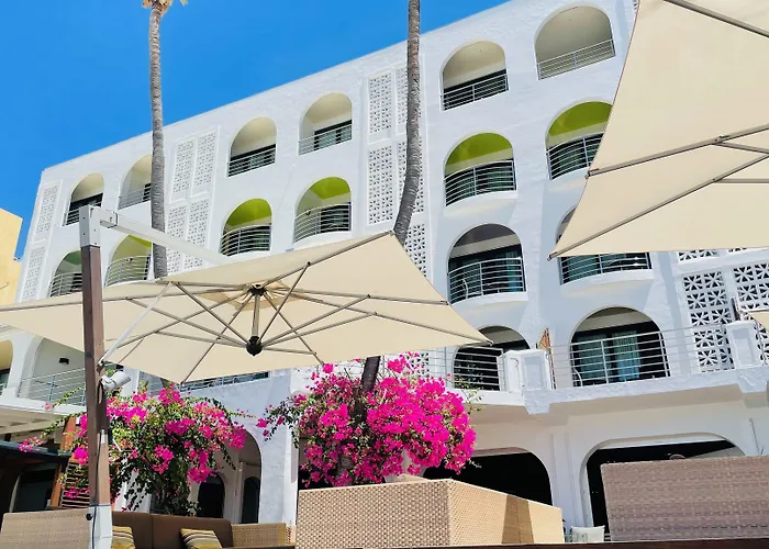 Holland House Beach Hotel