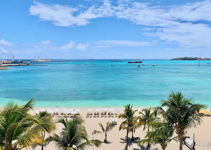 Holland House Beach Hotel