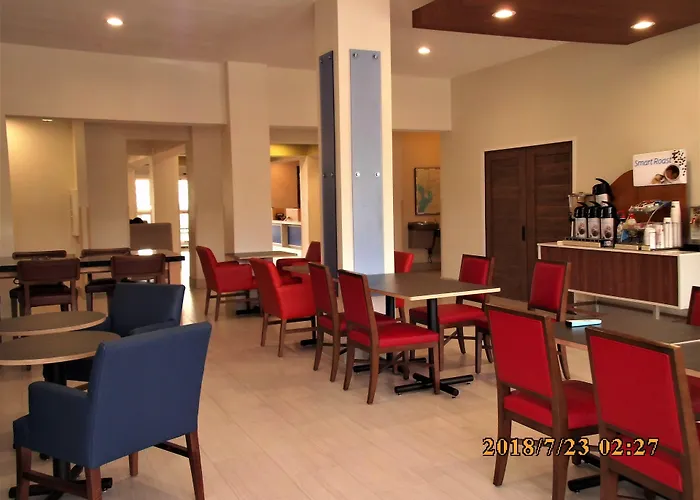 Holiday Inn Express Hotel & Suites Tampa-Fairgrounds-Casino By Ihg