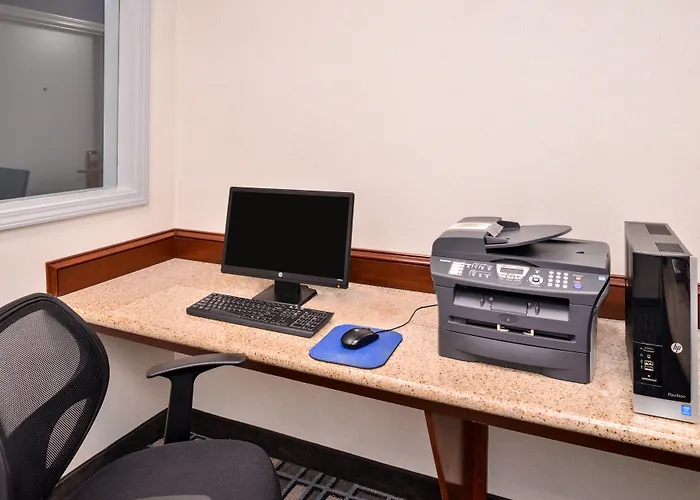 Holiday Inn Express Clanton