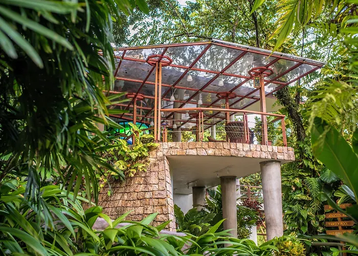 Si Como No Resort & Wildlife Refuge
