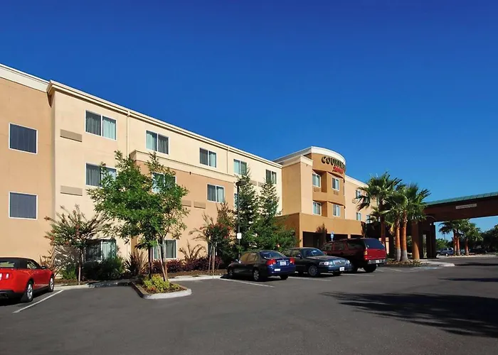 Courtyard By Marriott Merced