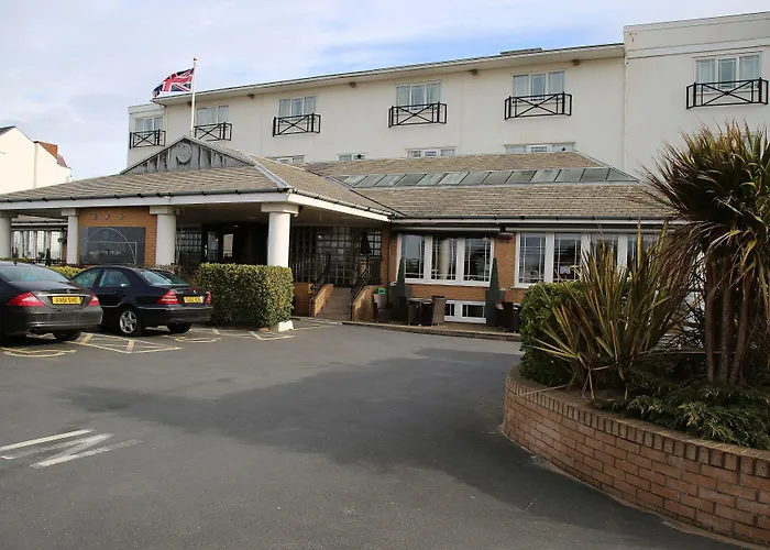 Inn On The Prom At The Fernlea Hotel
