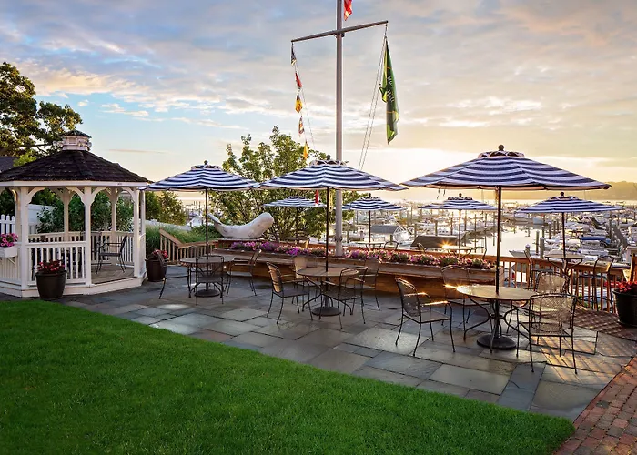 Inn At Harbor Hill Marina