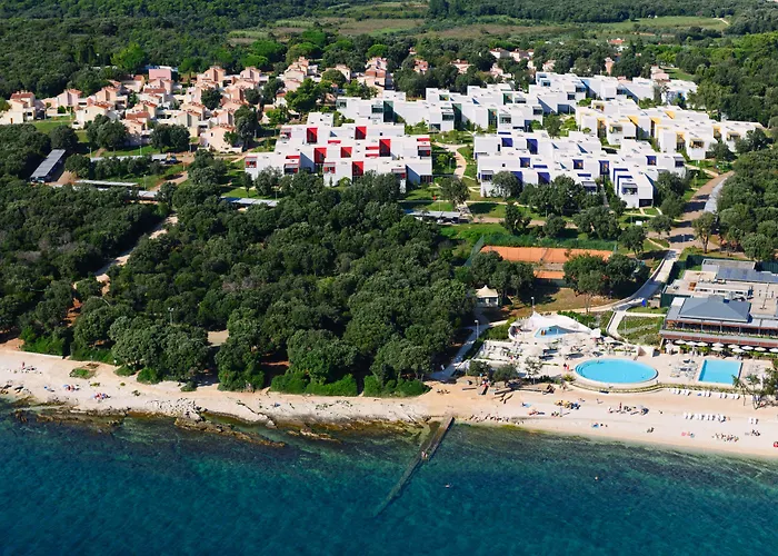 Maistra Select Amarin Resort