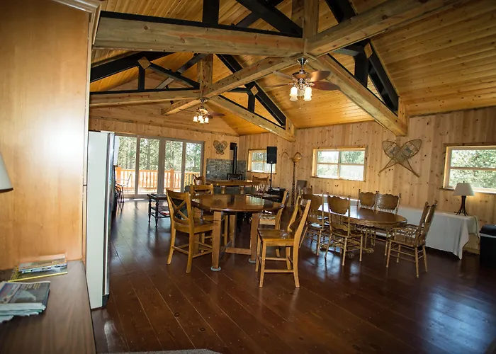Diamondstone Guest Lodges