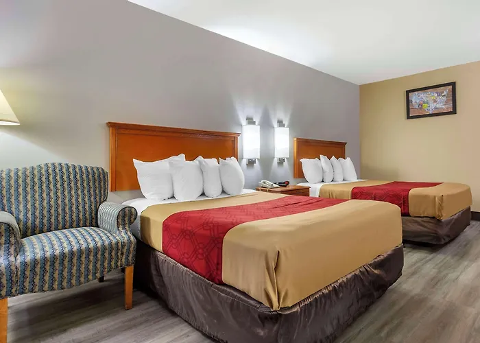 Econo Lodge & Suites Southern Pines - Pinehurst