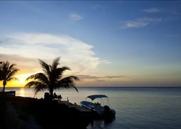 Las Rocas Resort And Dive Center