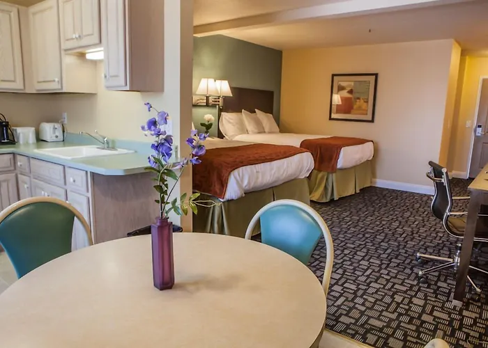 Marinwood Inn & Suites