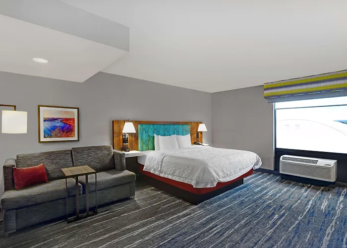Hampton Inn Utica