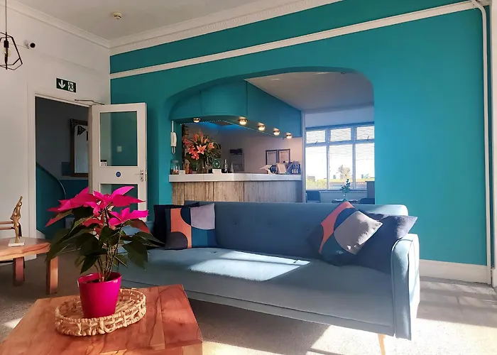 Beach Hotel Torbay B&B