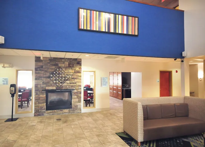 Holiday Inn Express Hotel & Suites Waukegan/Gurnee By Ihg
