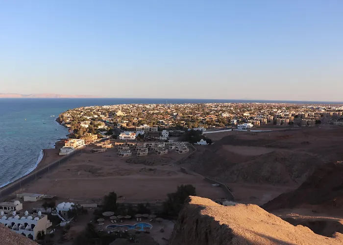 The Bedouin Moon