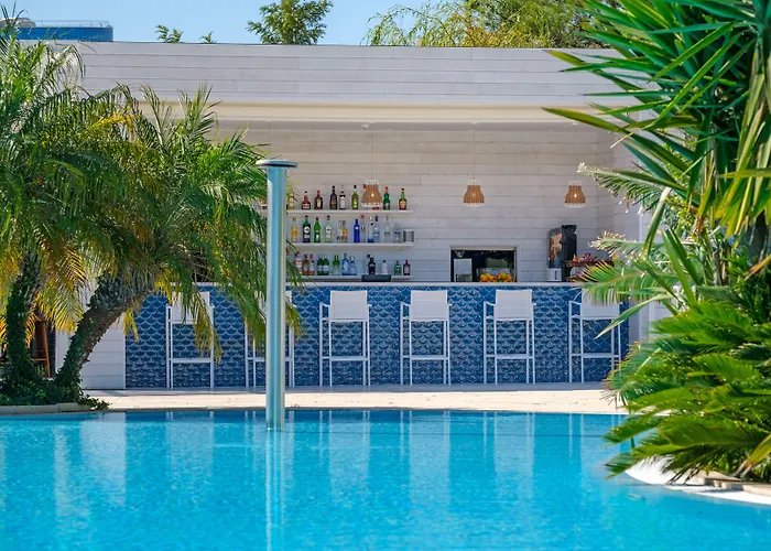 Malibu Foz Hotel - La Maison Younan