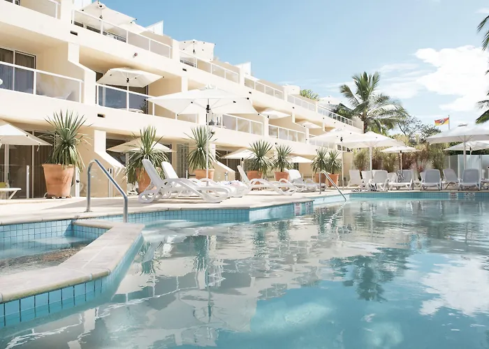 Netanya Noosa Beachfront Resort