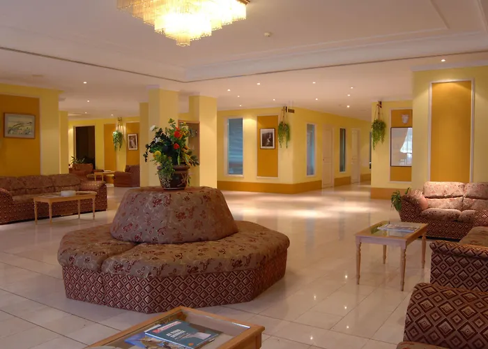 Al Falaj Hotel - Secure City Escape In Muscat