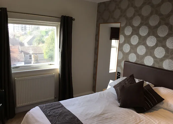Queenswood Hotel