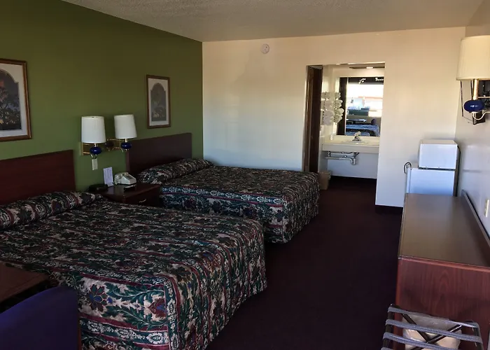 Thunderbird Motor Inn