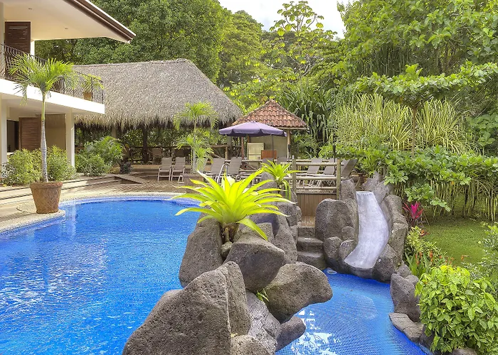 Pumilio Mountain & Ocean Hotel