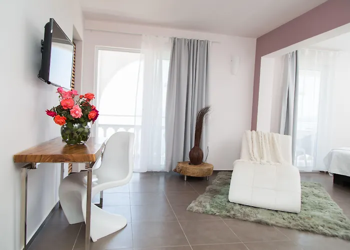 Pantokrator Hotel