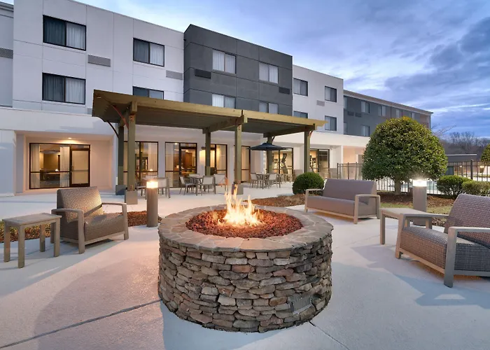 Courtyard By Marriott Johnson City