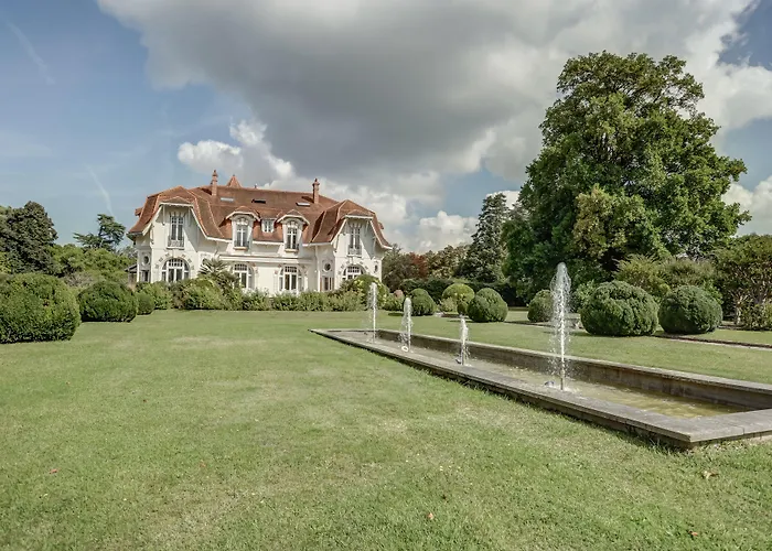 Chateau Du Clair De Lune - Boutique Luxury Hotel