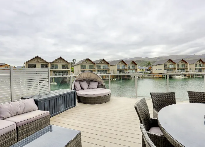 Lake Resort By Marsden