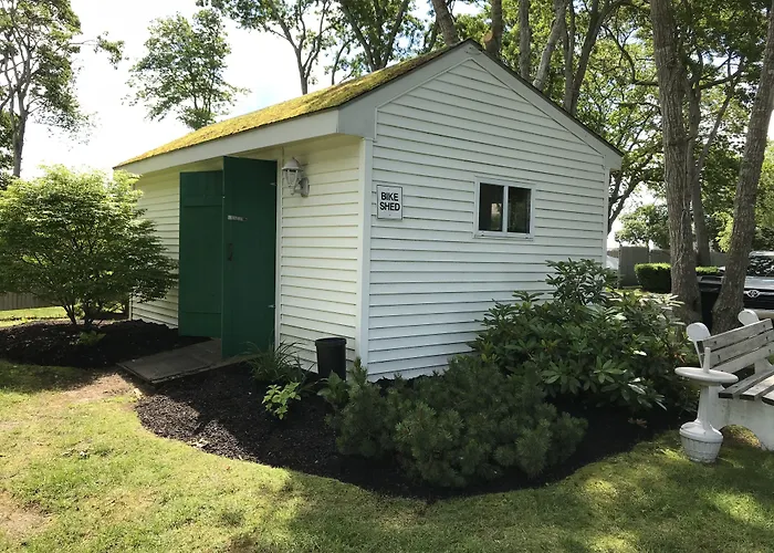 Falmouth Heights Motor Lodge