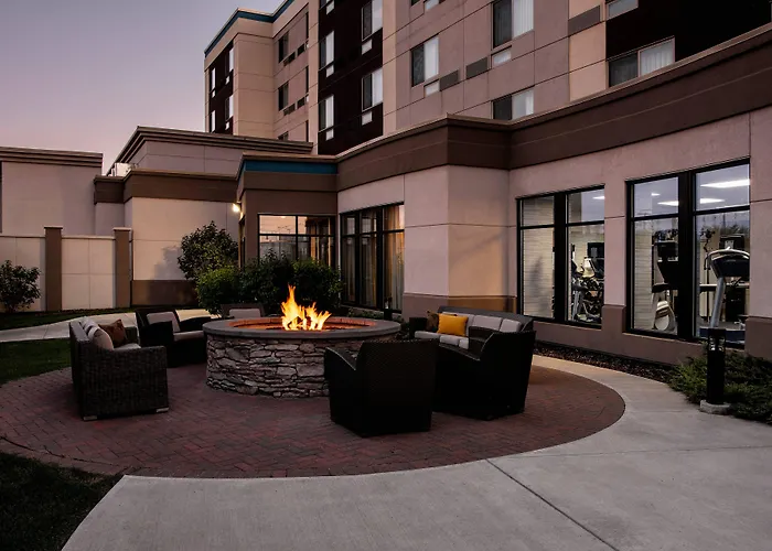 Courtyard By Marriott Edmonton West