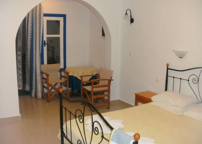 Dina Naxos Studios