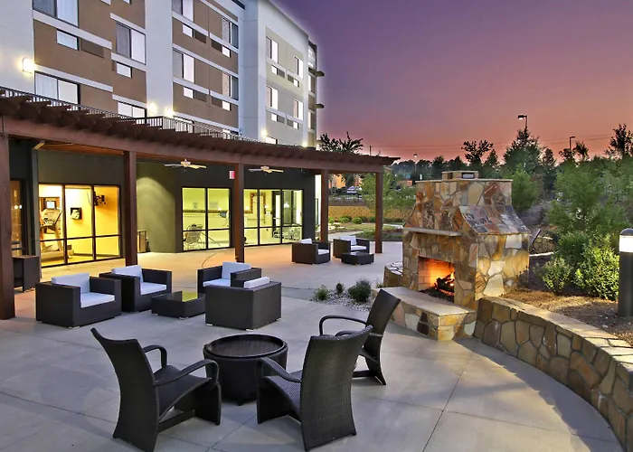 Courtyard By Marriott Raleigh North